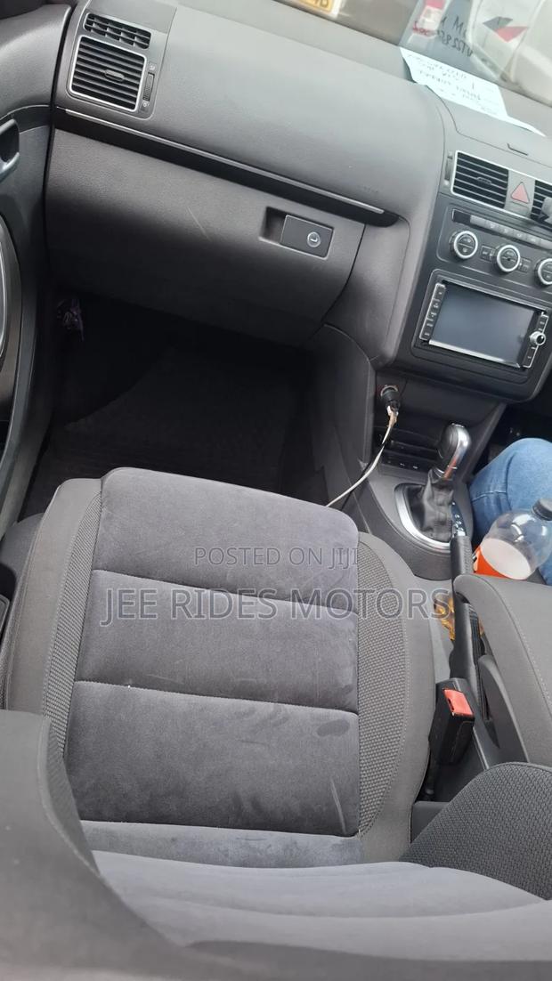 Volkswagen Touran 2015 Blue