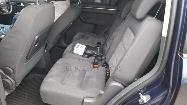 Volkswagen Touran 2015 Blue
