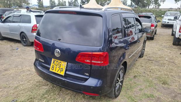 Volkswagen Touran 2015 Blue