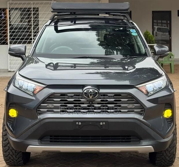 Toyota RAV4 2021 Gray