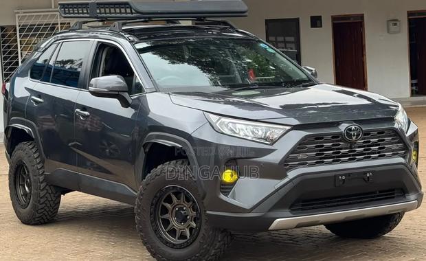 Toyota RAV4 2021 Gray