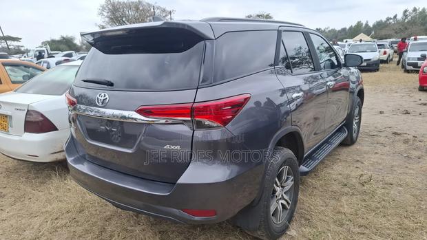 Toyota Fortuner 2019 Gray