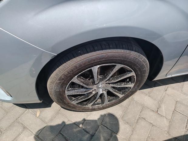 Toyota Corolla Fielder 2019 Silver