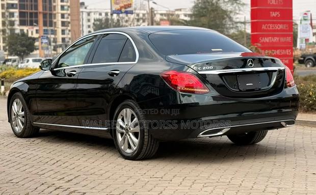 Mercedes-Benz C200 2019 Green