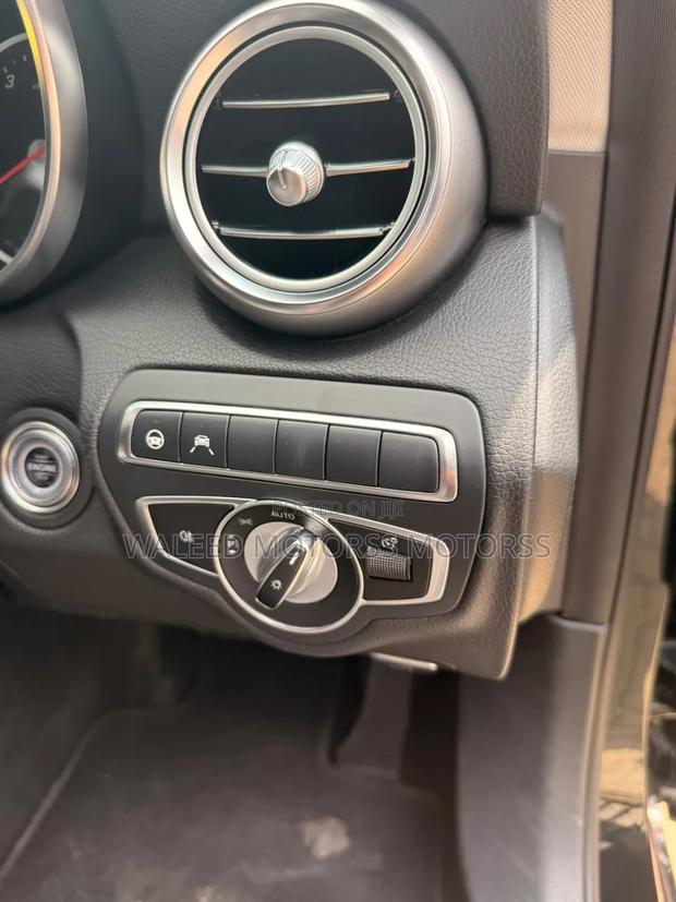 Mercedes-Benz C200 2019 Green