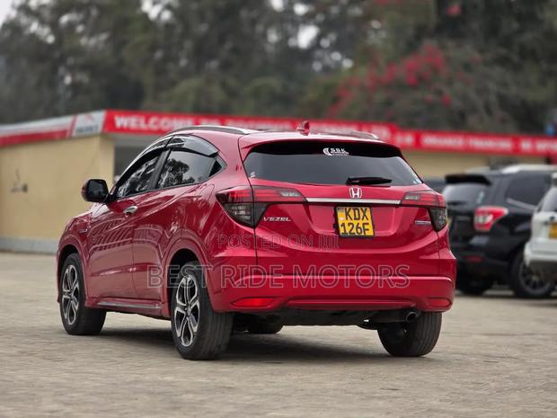 Honda Vezel 1.5 Hybrid 2WD 2018 Red