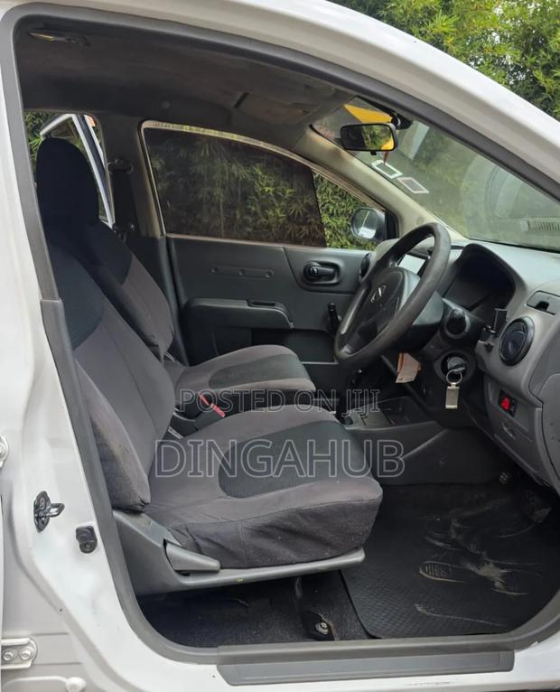 Nissan Advan 2009 White