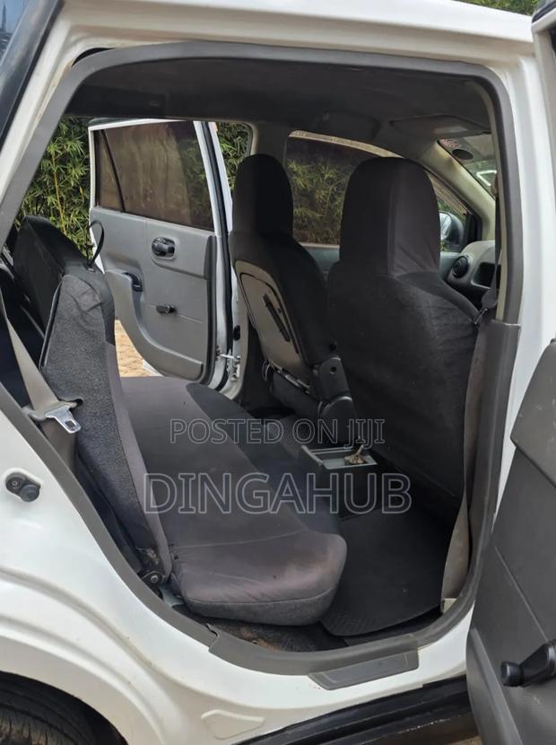Nissan Advan 2009 White