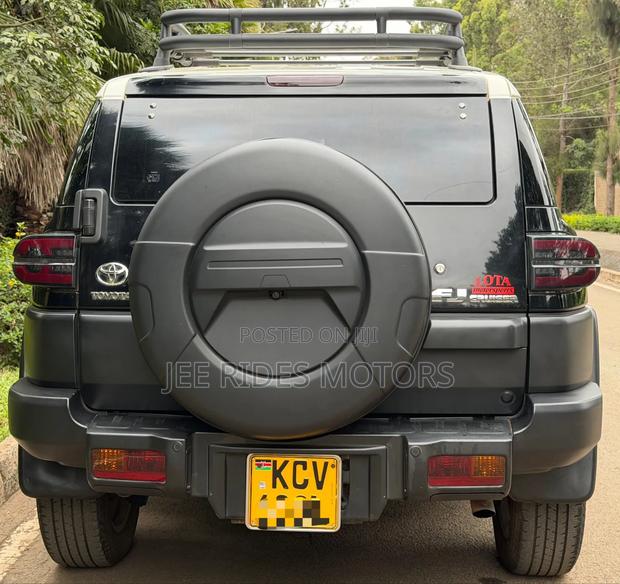 Toyota FJ Cruiser 2012 Matt Black