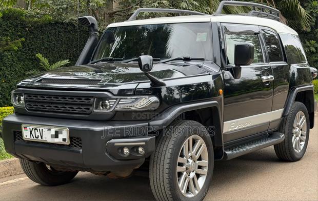 Toyota FJ Cruiser 2012 Matt Black