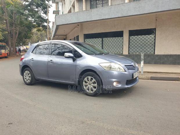 Toyota Auris 2011 Gray
