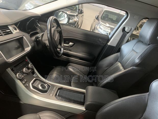 Land Rover Range Rover Evoque SE 4x4 5-Door 2018 Off white