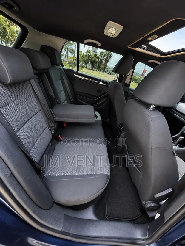 Volkswagen Golf R 2012 Blue