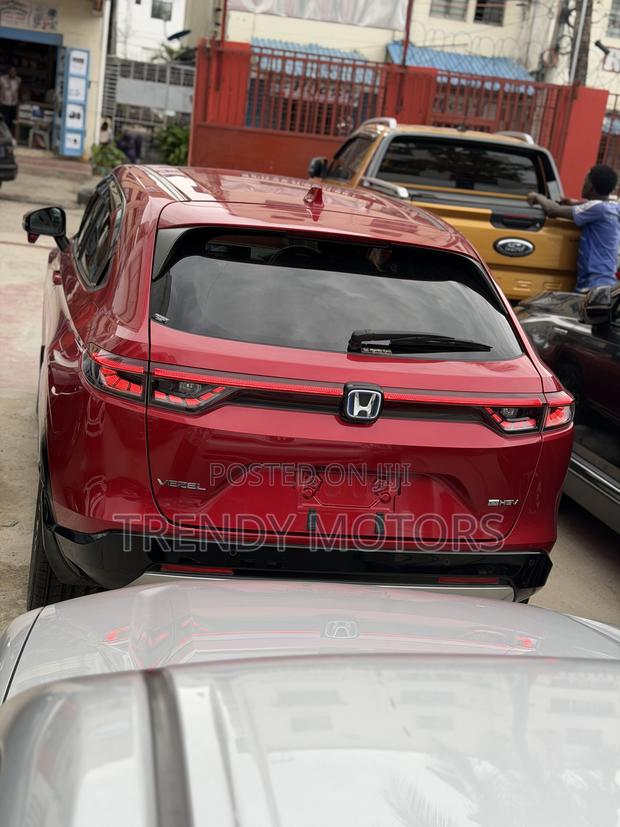 Honda Vezel 2021 Red