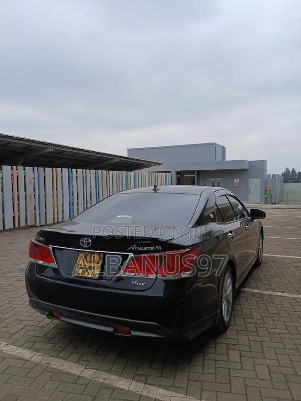 Toyota Crown 2016 Black