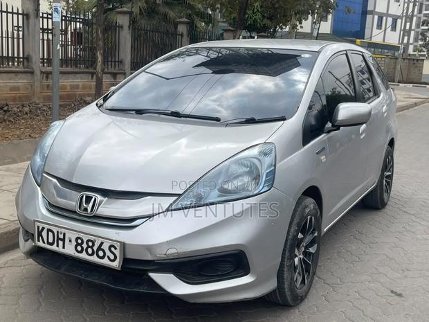 Honda Shuttle 2015 Silver