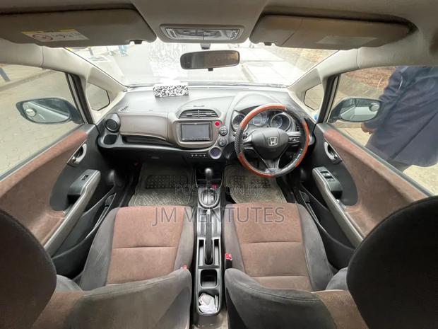 Honda Shuttle 2015 Silver