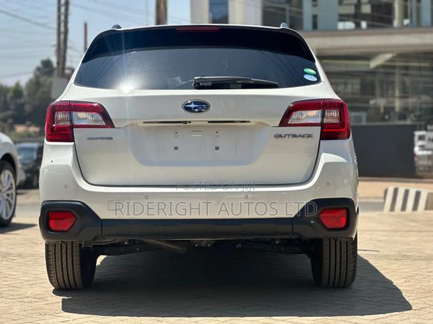 Subaru Outback 2020 White