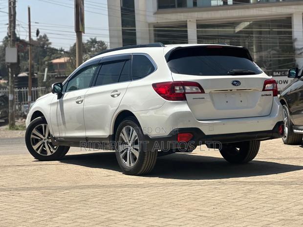 Subaru Outback 2020 White
