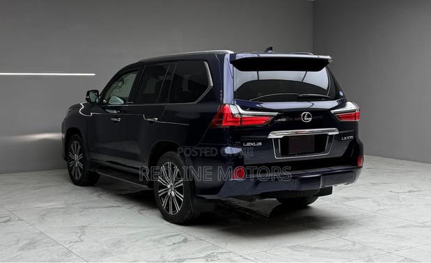 Lexus LX 570 AWD 2019 Blue