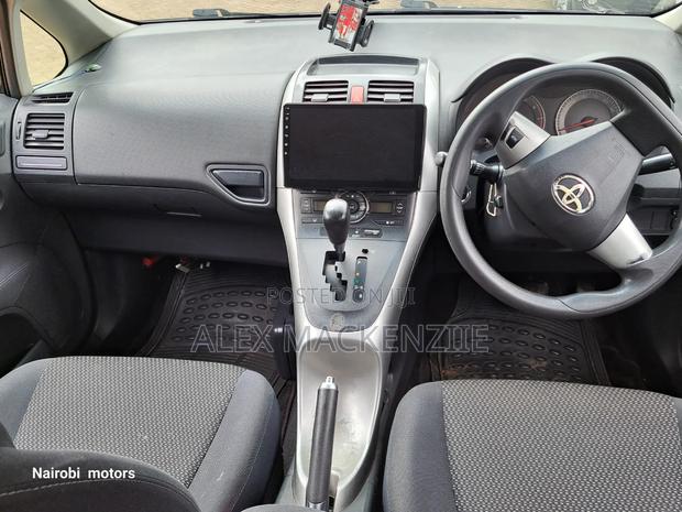 Toyota Auris 2011 Black