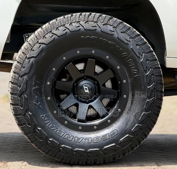 Toyota Land Cruiser Prado 2022 White