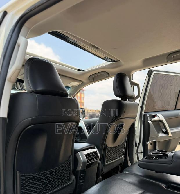 Toyota Land Cruiser Prado 2022 White