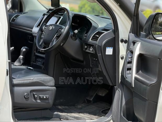 Toyota Land Cruiser Prado 2022 White