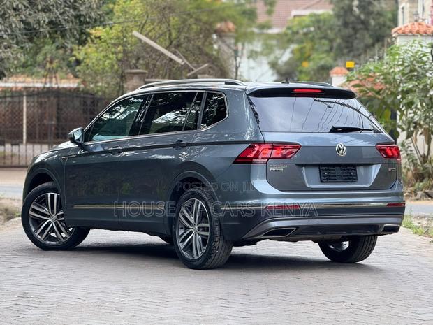 Volkswagen Tiguan 2021 Silver