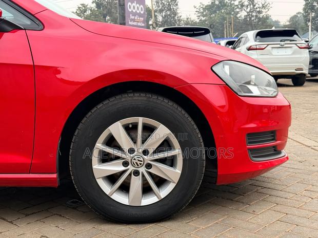 Volkswagen Golf 2016 Red