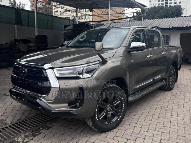 Toyota Hilux 2.4 Diesel 2020 Brown