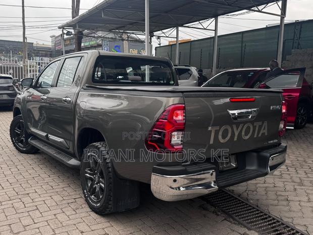 Toyota Hilux 2.4 Diesel 2020 Brown