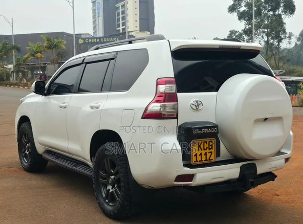 Toyota Land Cruiser Prado 2010 White
