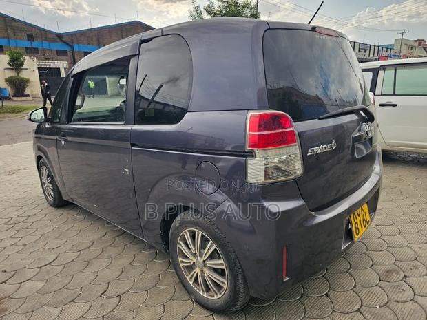 Toyota Spade 2012 Blue