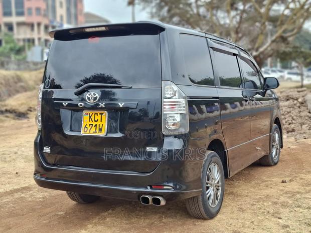 Toyota Voxy 2011 Black