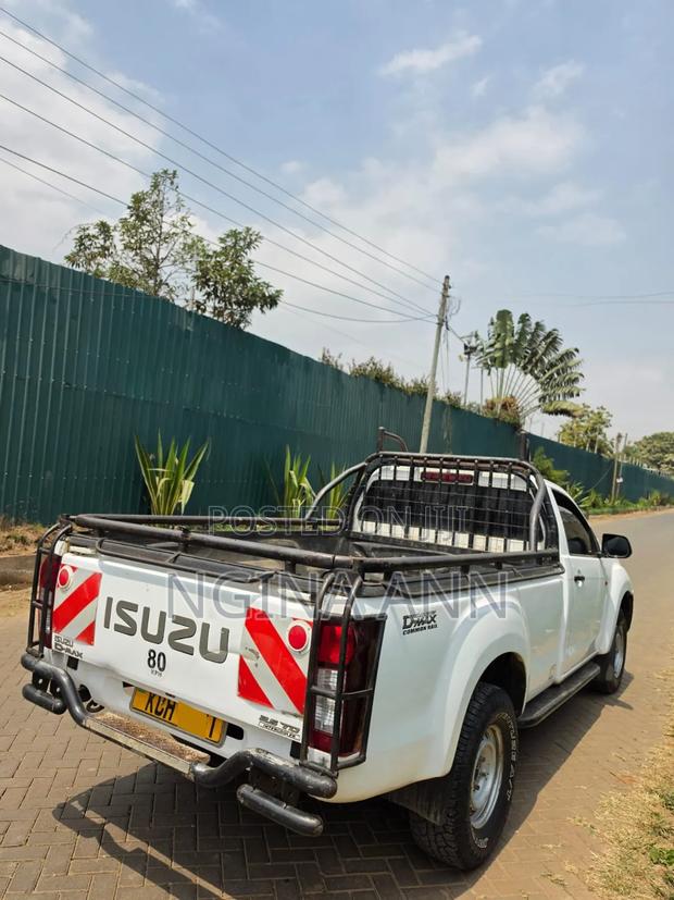 Isuzu D-MAX 2016 White