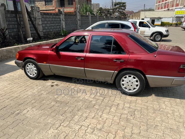Mercedes-Benz E200 1988 Red