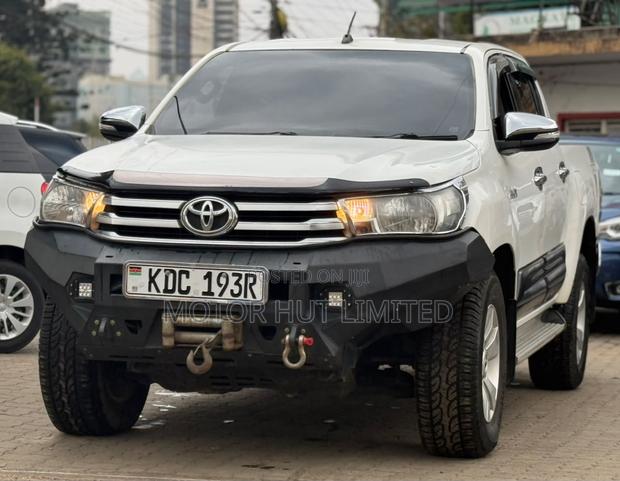 Toyota Hilux 2017 White
