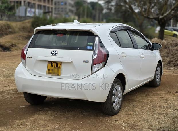 Toyota Aqua 2018 White