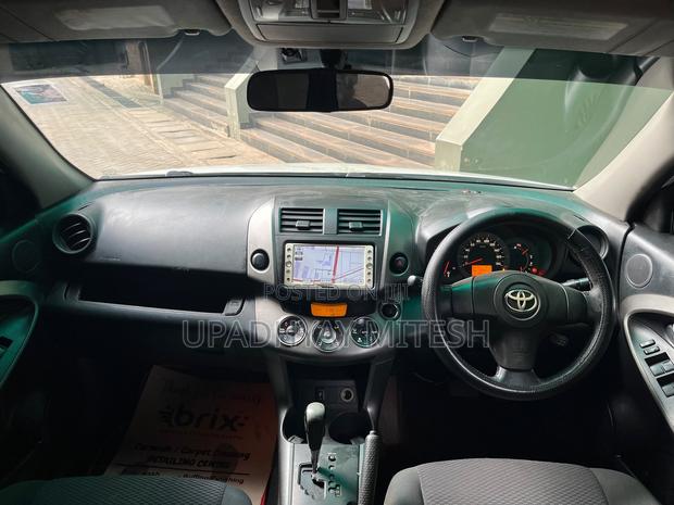 Toyota RAV4 2010 White