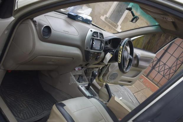 Toyota RAV4 Automatic 2000 Gold