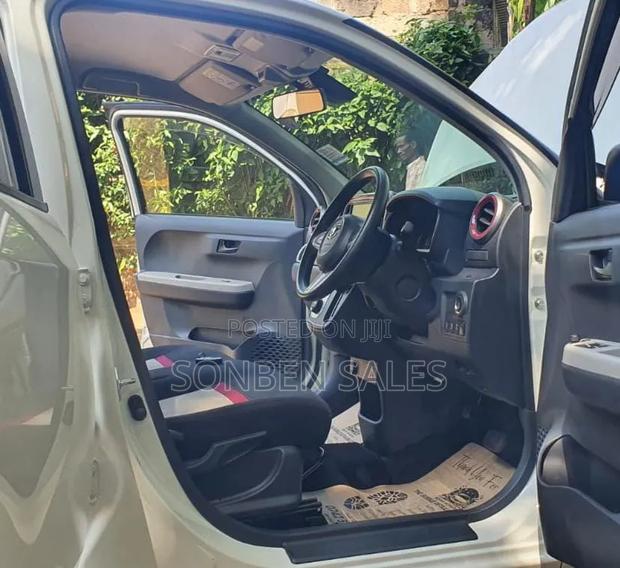 Toyota Passo 2018 White