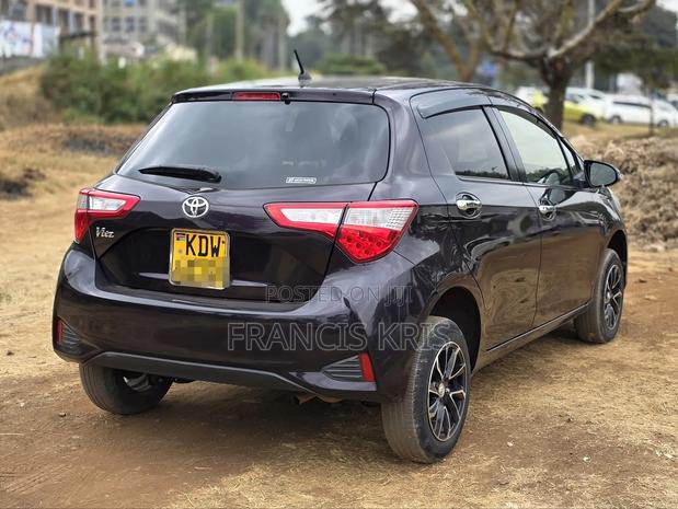 Toyota Vitz 2018 Brown