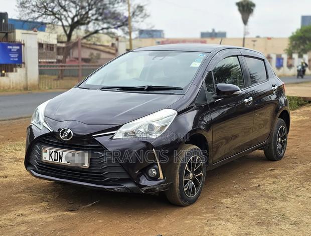 Toyota Vitz 2018 Brown