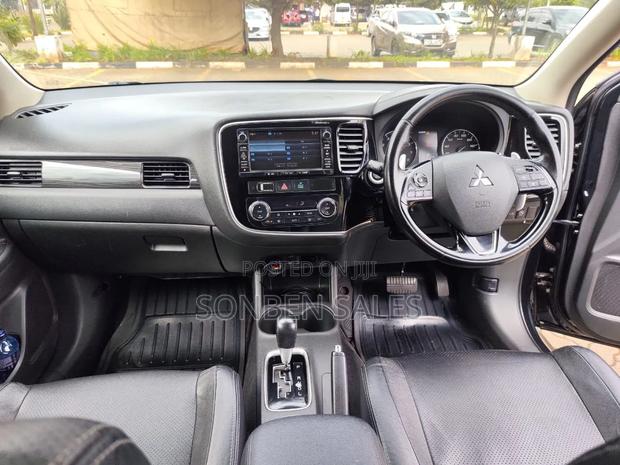 Mitsubishi Outlander 2.4 PHEV AWD 2017 Black