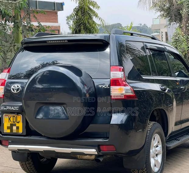 Toyota Land Cruiser Prado 2010 Blue