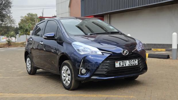 Toyota Vitz 1.0 FWD 5dr 2019 Blue