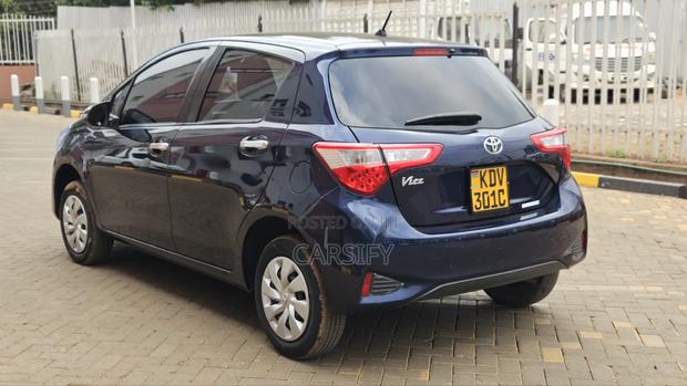 Toyota Vitz 1.0 FWD 5dr 2019 Blue