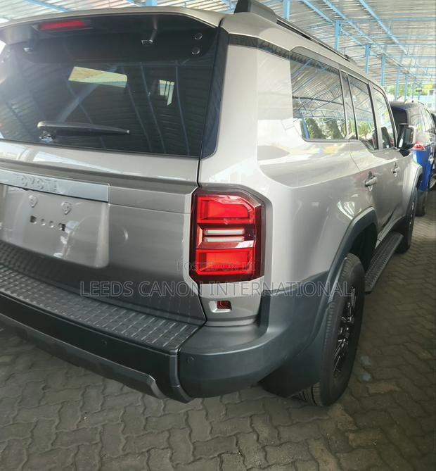 Toyota Land Cruiser Prado 2023 Gray