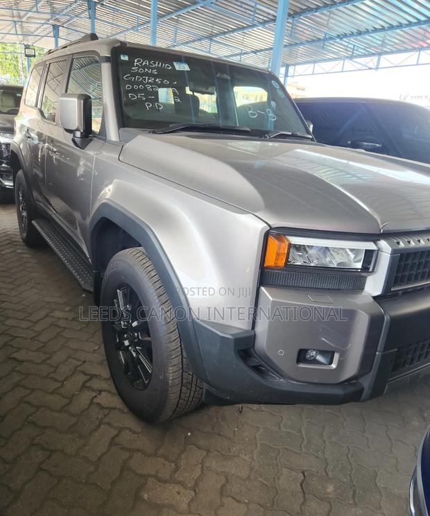 Toyota Land Cruiser Prado 2023 Gray